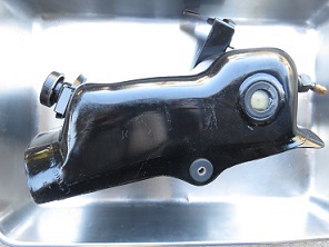 エルシノア125（オイルタンク）