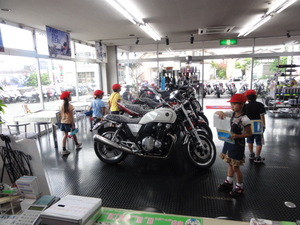 小学生のご来店～