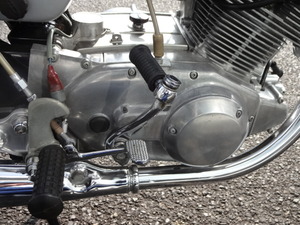 ＣＢ７２　（日本の名車）