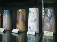 陶器の花瓶、ございます。